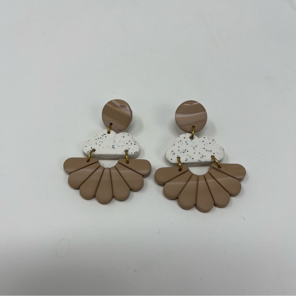 CLAY STATEMENT DROP EARRINGS - Picture 6 of 12